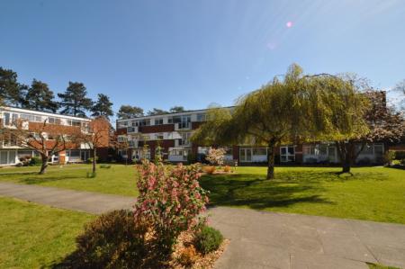 2 bedroom Flat to let in Sollershott Hall, Sollershott East, Letchworth Garden City, SG6