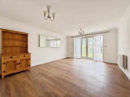 2 bedroom Flat to let in Morello Gardens, Hitchin, SG4