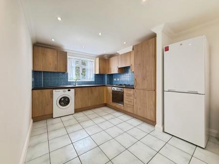 2 bedroom Flat to let in Morello Gardens, Hitchin, SG4