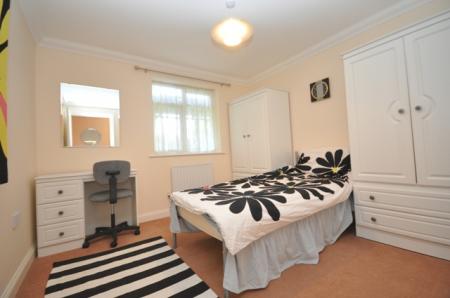 2 bedroom Flat to let in Morello Gardens, Hitchin, SG4