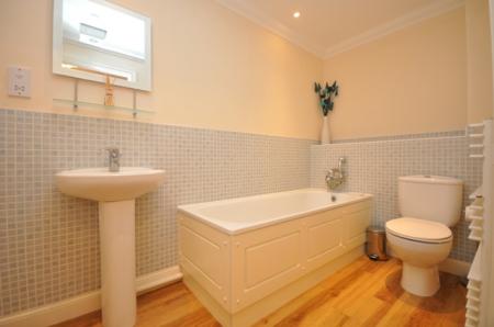 2 bedroom Flat to let in Morello Gardens, Hitchin, SG4