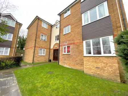 Chagny Close, Letchworth Garden City, SG6