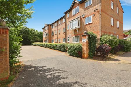 1 bedroom Flat for sale in Wedgewood Road, Hitchin
