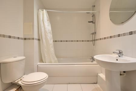2 bedroom Flat for sale in Elderflower House, Whinbush Road, Hitchin