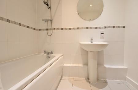 2 bedroom Flat for sale in Elderflower House, Whinbush Road, Hitchin
