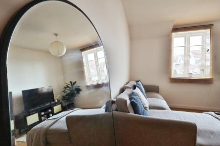 2 bedroom Flat for sale in Elderflower House, Whinbush Road, Hitchin