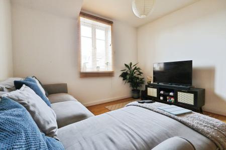 2 bedroom Flat for sale in Elderflower House, Whinbush Road, Hitchin