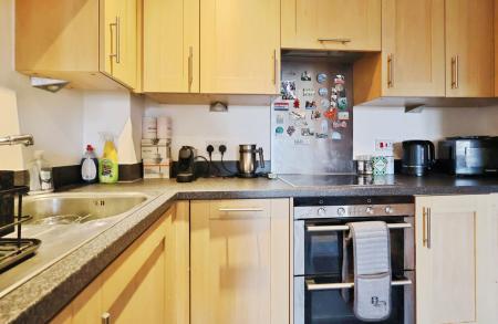 2 bedroom Flat for sale in Elderflower House, Whinbush Road, Hitchin