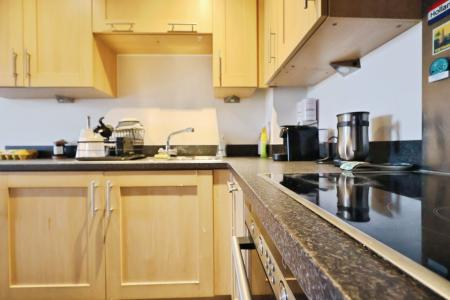 2 bedroom Flat for sale in Elderflower House, Whinbush Road, Hitchin