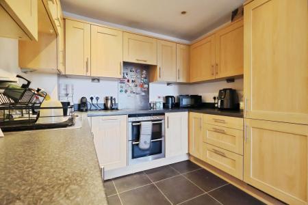 2 bedroom Flat for sale in Elderflower House, Whinbush Road, Hitchin