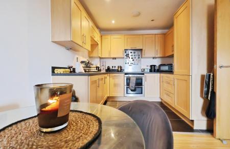 2 bedroom Flat for sale in Elderflower House, Whinbush Road, Hitchin
