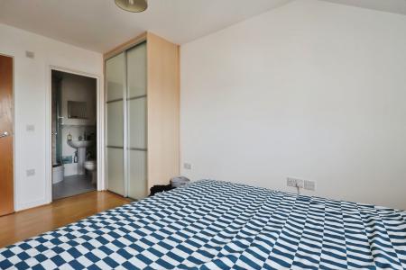 2 bedroom Flat for sale in Elderflower House, Whinbush Road, Hitchin