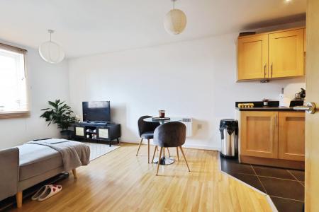 2 bedroom Flat for sale in Elderflower House, Whinbush Road, Hitchin