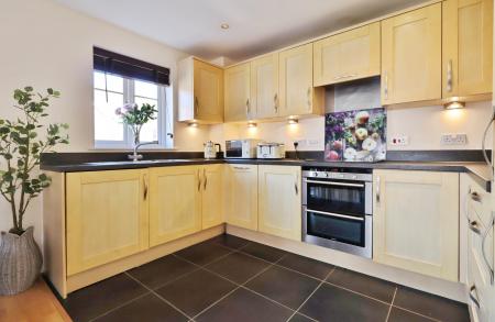 2 bedroom Flat for sale in Peppermint Road, Hitchin