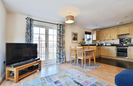 2 bedroom Flat for sale in Peppermint Road, Hitchin