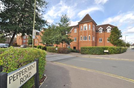 2 bedroom Flat for sale in Peppermint Road, Hitchin
