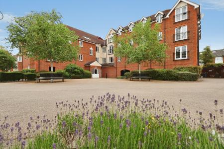 2 bedroom Flat for sale in Peppermint Road, Hitchin