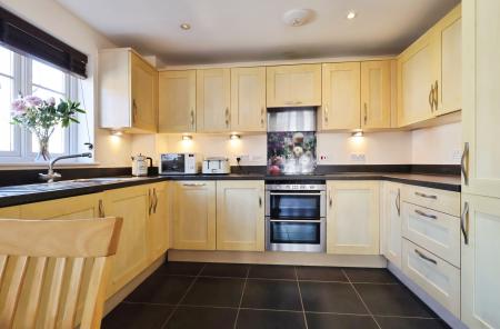 2 bedroom Flat for sale in Peppermint Road, Hitchin