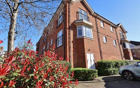 2 bedroom Flat for sale in Peppermint Road, Hitchin