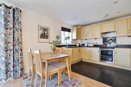 2 bedroom Flat for sale in Peppermint Road, Hitchin