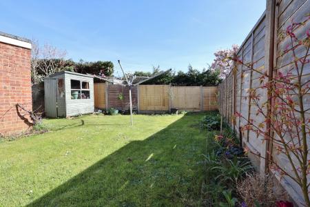 3 bedroom Semi-detached house for sale in Westwood Avenue, Hitchin