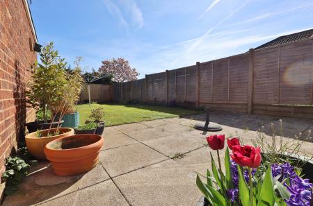 3 bedroom Semi-detached house for sale in Westwood Avenue, Hitchin