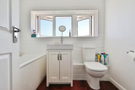 3 bedroom Semi-detached house for sale in Westwood Avenue, Hitchin