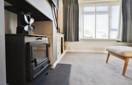 3 bedroom Semi-detached house for sale in Westwood Avenue, Hitchin