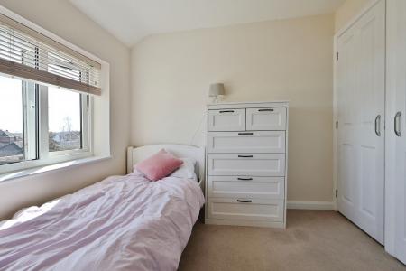 3 bedroom Semi-detached house for sale in Westwood Avenue, Hitchin