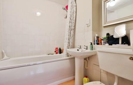 2 bedroom Terraced House for sale in Talisman Street, Hitchin