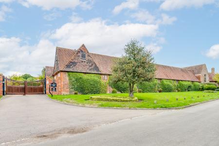 2 bedroom Barn Conversion for sale in Ladygrove Mews, Hitchwood Lane, Preston