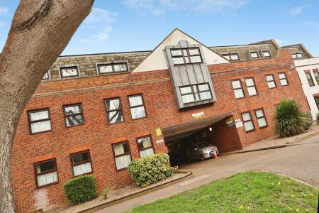 1 bedroom Flat for sale in Elmwood Court, High Street, Baldock