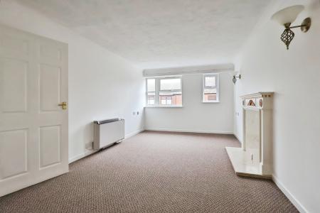 1 bedroom Flat for sale in Elmwood Court, High Street, Baldock