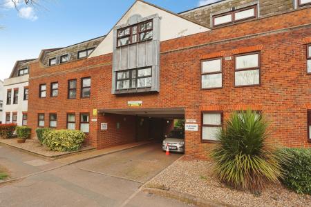 1 bedroom Flat for sale in Elmwood Court, High Street, Baldock