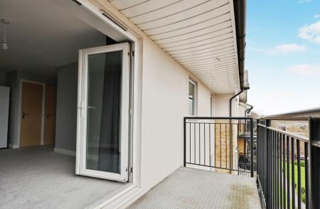 2 bedroom Flat for sale in Sharps Court, Cooks Way, Hitchin