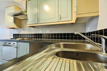 2 bedroom Flat for sale in Sharps Court, Cooks Way, Hitchin