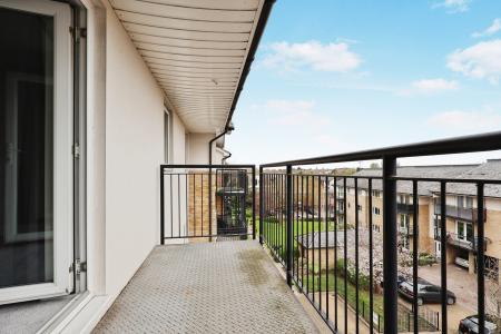 2 bedroom Flat for sale in Sharps Court, Cooks Way, Hitchin