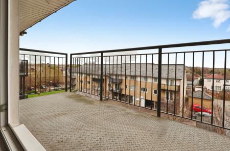 2 bedroom Flat for sale in Sharps Court, Cooks Way, Hitchin