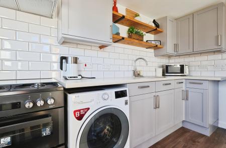 2 bedroom Semi-detached house for sale in Manor Close, Langford