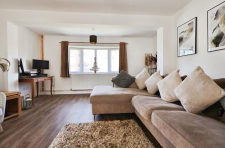 2 bedroom Semi-detached house for sale in Manor Close, Langford