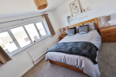 2 bedroom Semi-detached house for sale in Manor Close, Langford