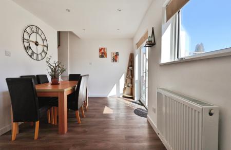 2 bedroom Semi-detached house for sale in Manor Close, Langford