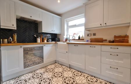 2 bedroom Semi-detached house for sale in Verulam Road, Hitchin