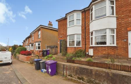 1 bedroom Flat for sale in Stevenage Road, Hitchin