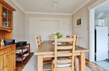 3 bedroom Semi-detached house for sale in Wellingham Avenue, Hitchin