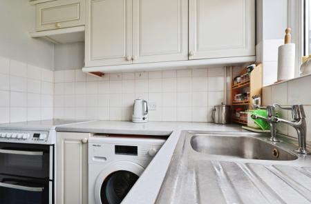 3 bedroom Semi-detached house for sale in Wellingham Avenue, Hitchin