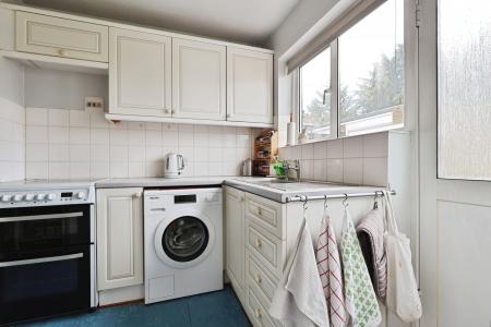 3 bedroom Semi-detached house for sale in Wellingham Avenue, Hitchin