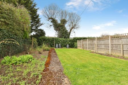 3 bedroom Semi-detached house for sale in Wellingham Avenue, Hitchin