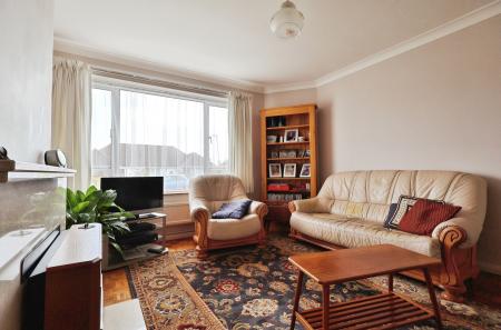 3 bedroom Semi-detached house for sale in Wellingham Avenue, Hitchin