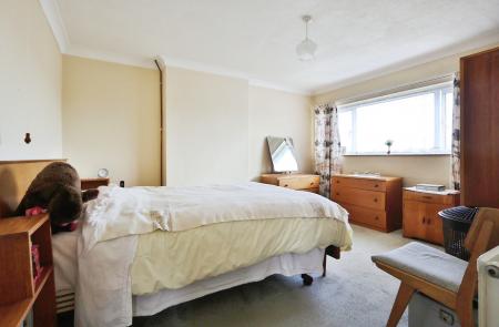 3 bedroom Semi-detached house for sale in Wellingham Avenue, Hitchin